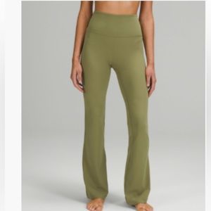 Lululemon 
GROOVE SUPER-HIGH-RISE FLARED PANT NULU size 12